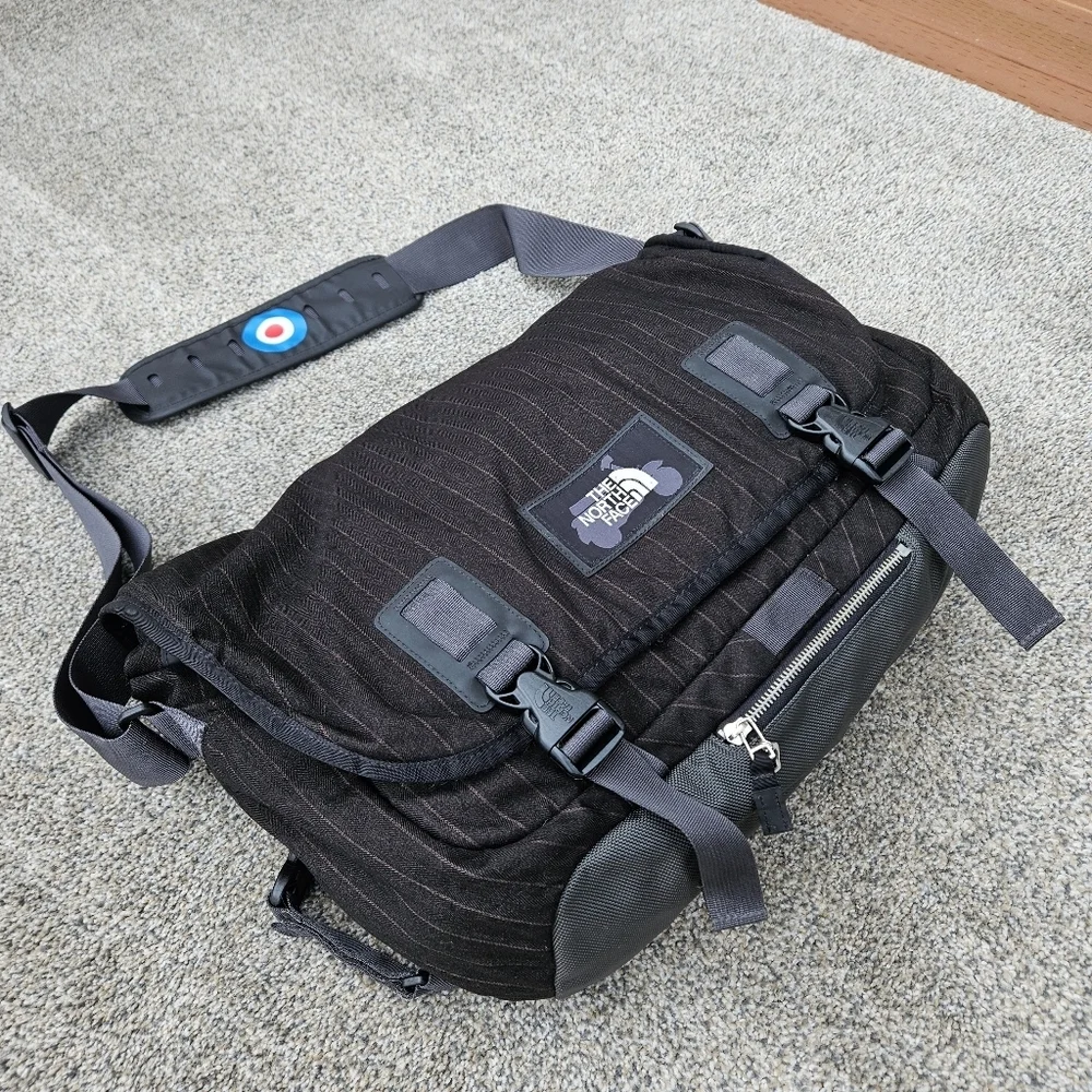 RARE North Face Fausto Crossbody Cycling Messenger Bag Black Moto Pack Backpack